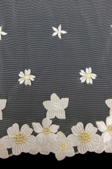 Embroidered Illusion0