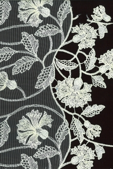 Embroidered Illusion0