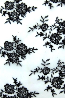 Embroidered Illusion0