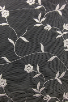 Embroidered Illusion0