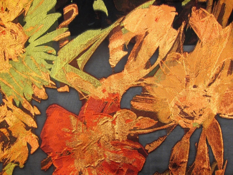 Silk Blend Organza Metallic Fil Coupe0