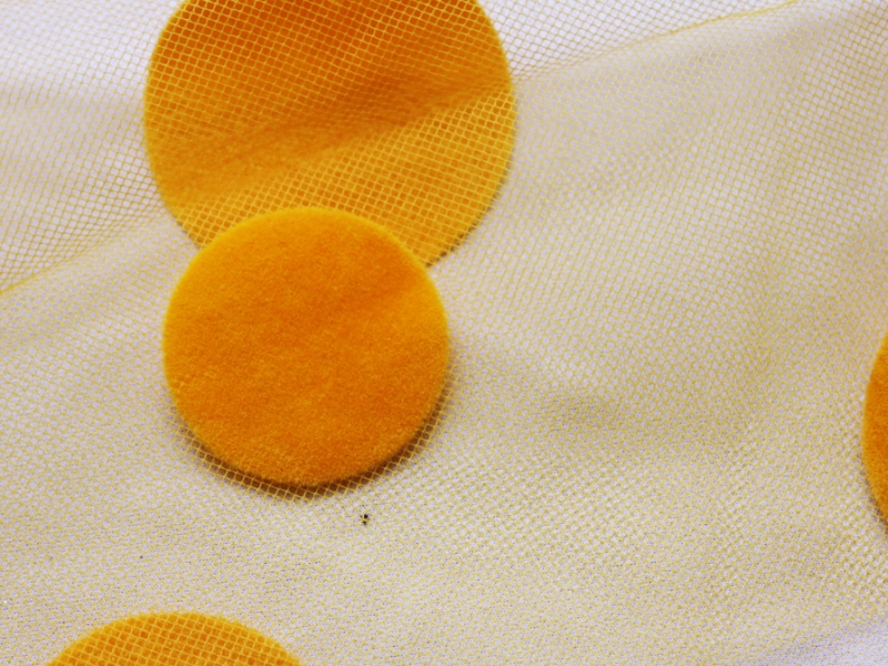 Flocked Dots on Illusion2