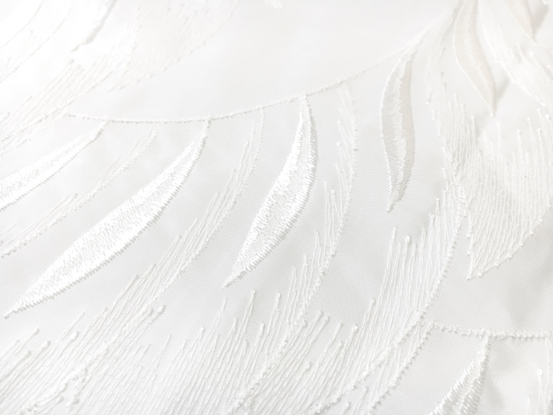 Bridal Polyester Taffeta with Embroidered Feathers Degradé2