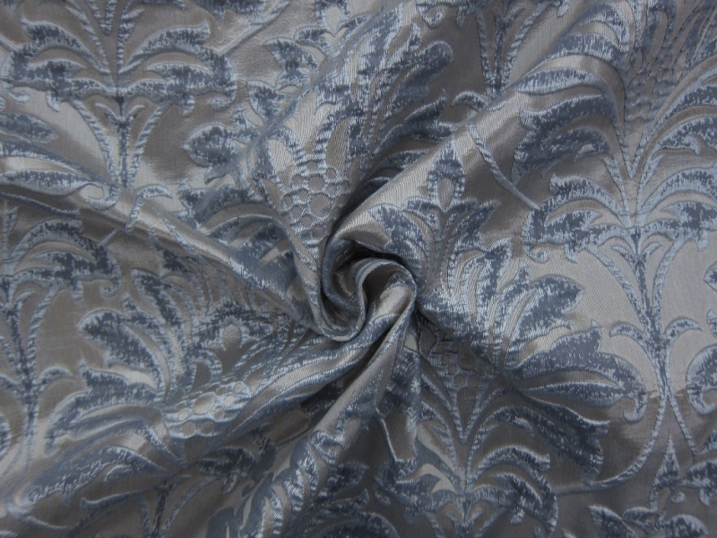 Poly Metallic Cloque3