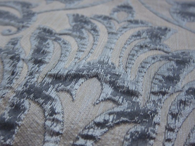 Poly Metallic Cloque2