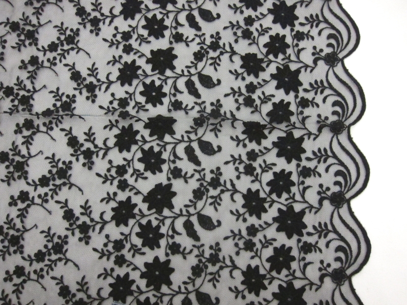 Embroidered Illusion0