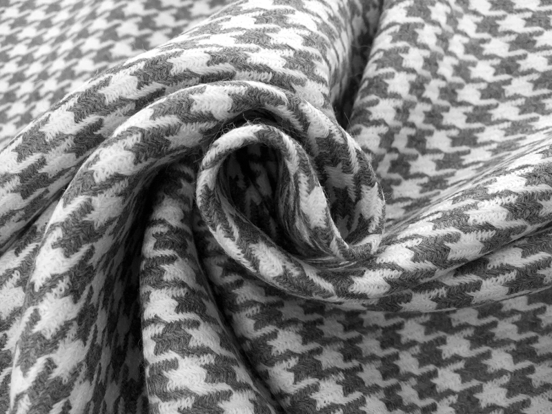 Italian Virgin Wool Houndstooth in Grey1