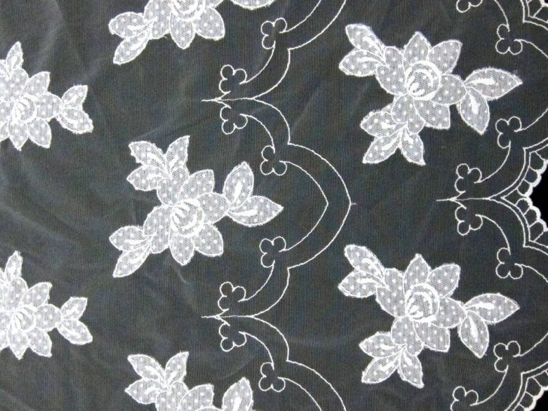 Degradé Embroidered Illusion in White0