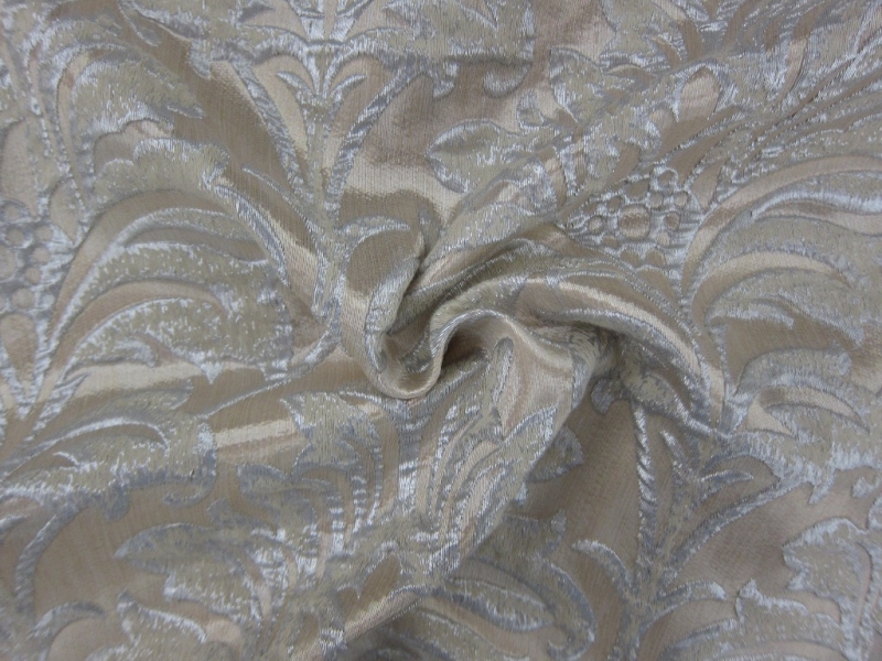 Poly Metallic Cloque3