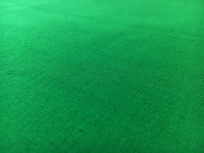 Linen Cotton Blend in Kelly Green0