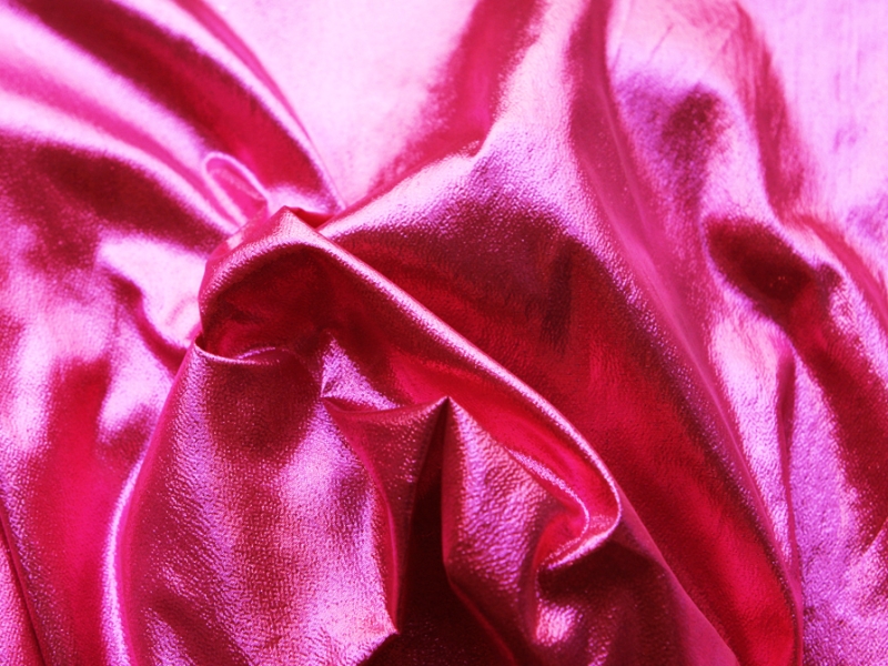 Tissue Lamé in Cerise1