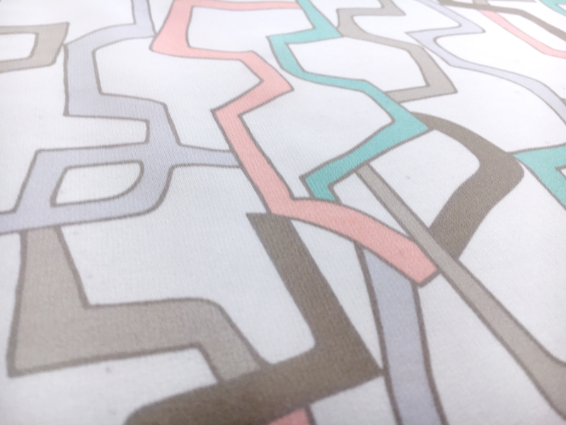 Printed Silk Crepe de Chine with Geometric Chains2