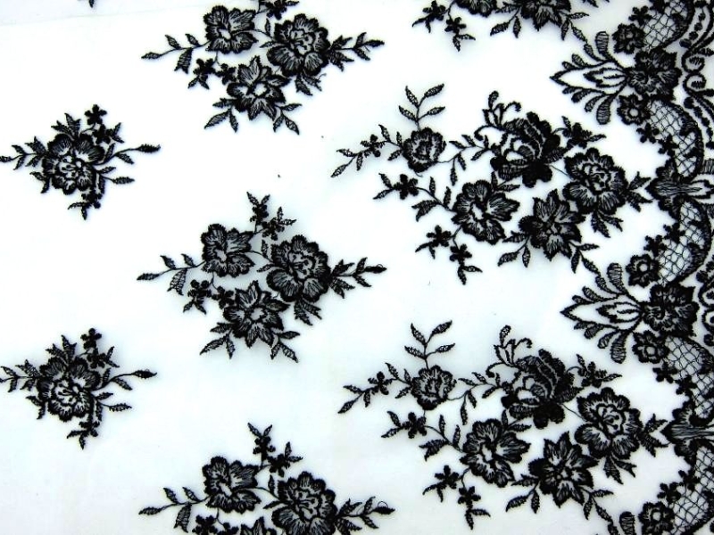 Embroidered Illusion0