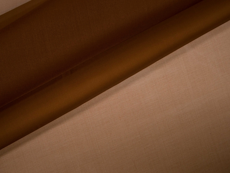 Solid organza in saddle folded