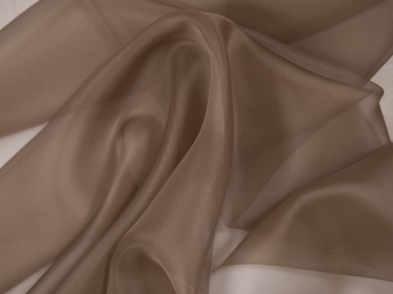 Solid organza in Sable bunched