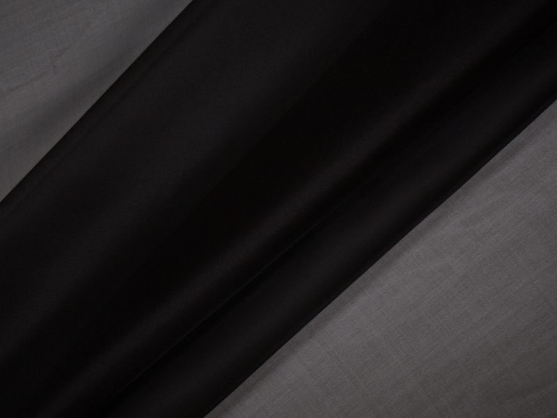 Solid organza in Black folded