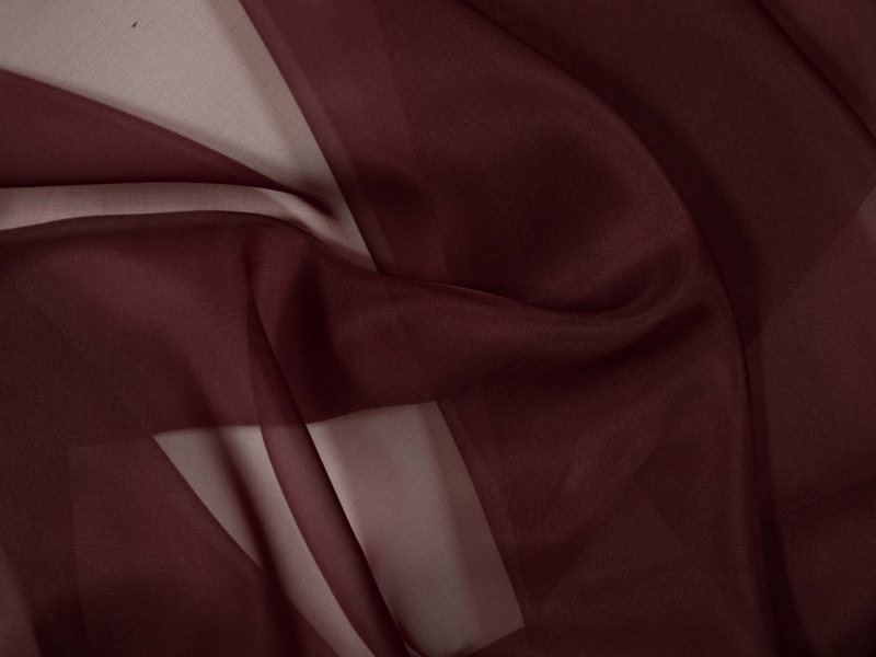 Silk organza in Ballerina Burgundy bunched