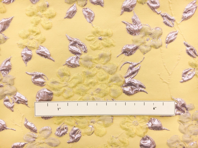 Silk Blend Matelassé with Flowers and Metallic Leaves1