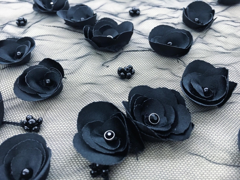 Degradé Embroidery and Flower Appliqués on Tulle3