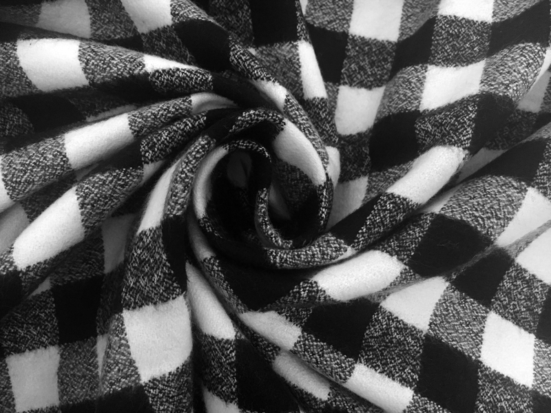Cotton Mammoth Flannel Check in Black and White1