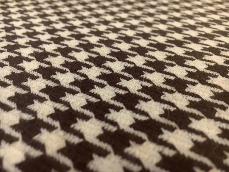 Italian Virgin Wool Houndstooth in Marrone2