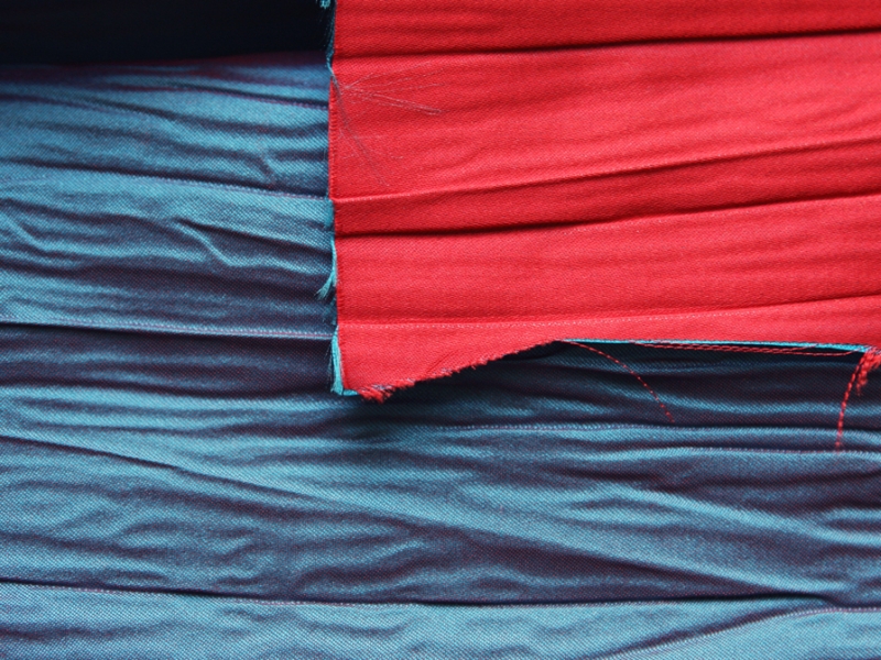 Crinkled Iridescent Rhodia Satin3