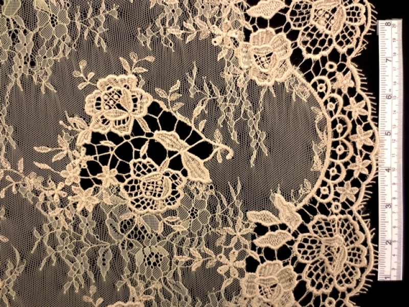 Embroidered Chantilly Lace0