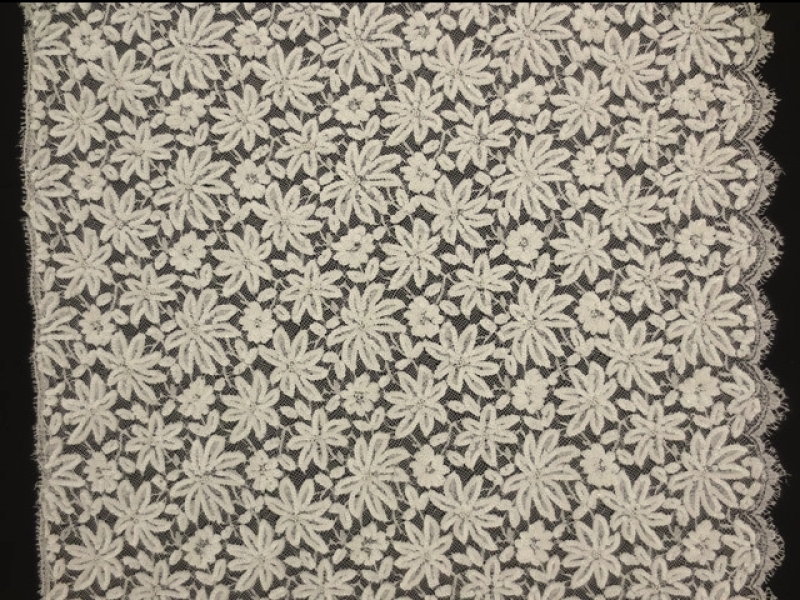 Beaded Metallic Chantilly Lace3