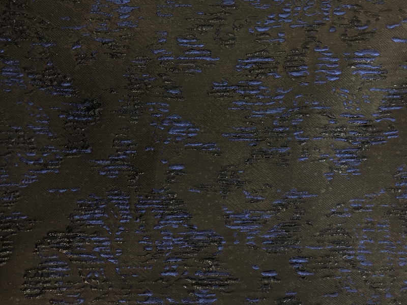 Silk and Polyester Blend Liquid Cloqué0