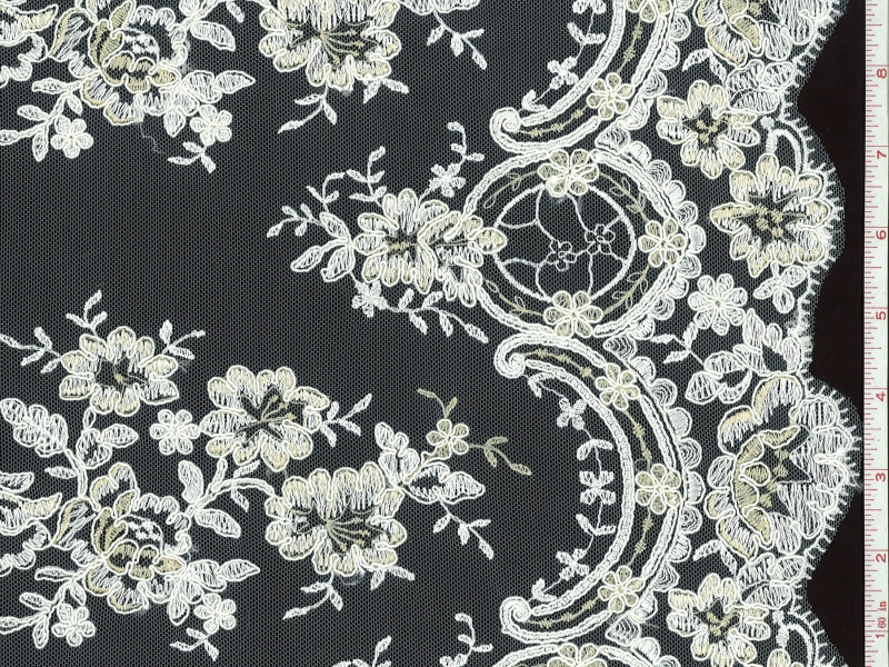 Embroidered Illusion0