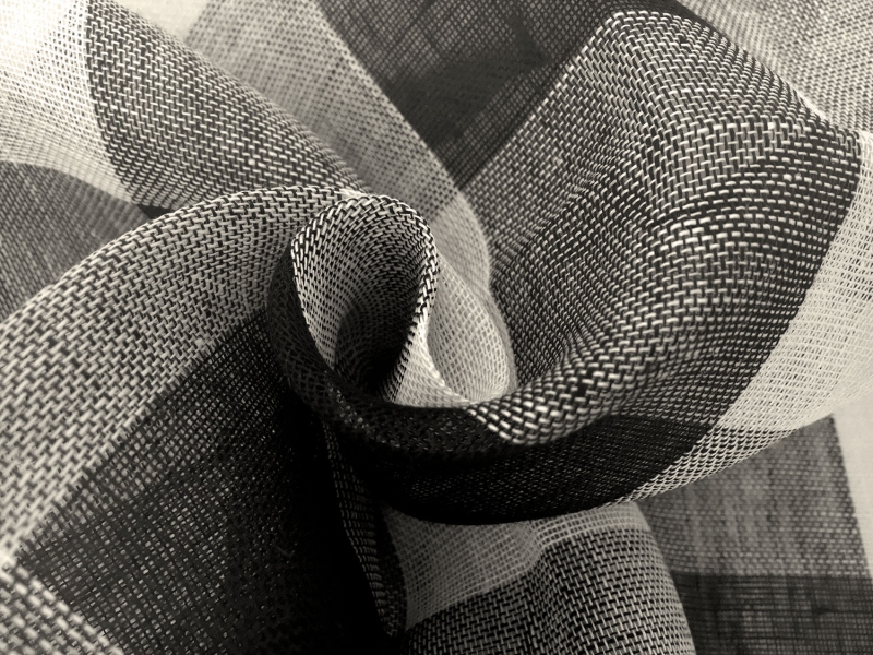 Linen Mesh Plaid in Black and Ivory1