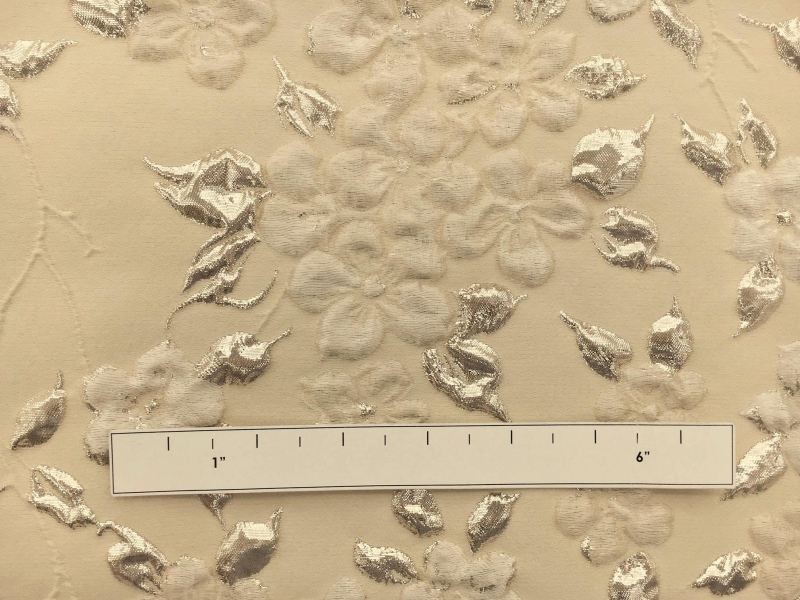 Silk Blend Matelassé with Flowers and Metallic Leaves1
