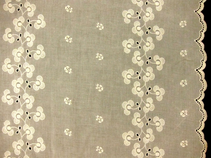 Embroidered Cotton Eyelet in Cream0