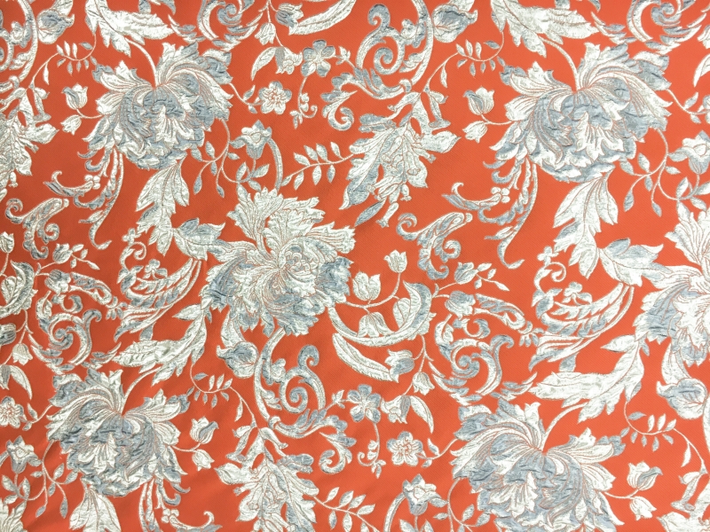 Floral and Paisley Pattern Silk Blend Metallic Cloqué Brocade0