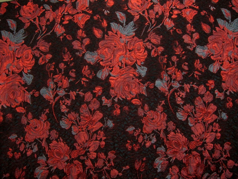 Silk Blend Metallic Floral Cloqué0