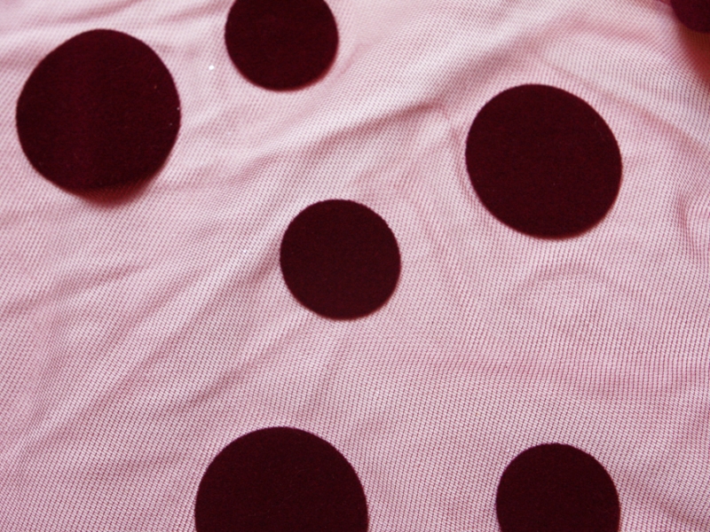 Flocked Dots on Illusion0