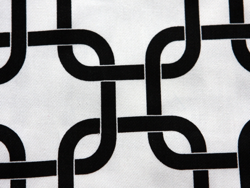 Cotton Canvas Geometric Knot Print2