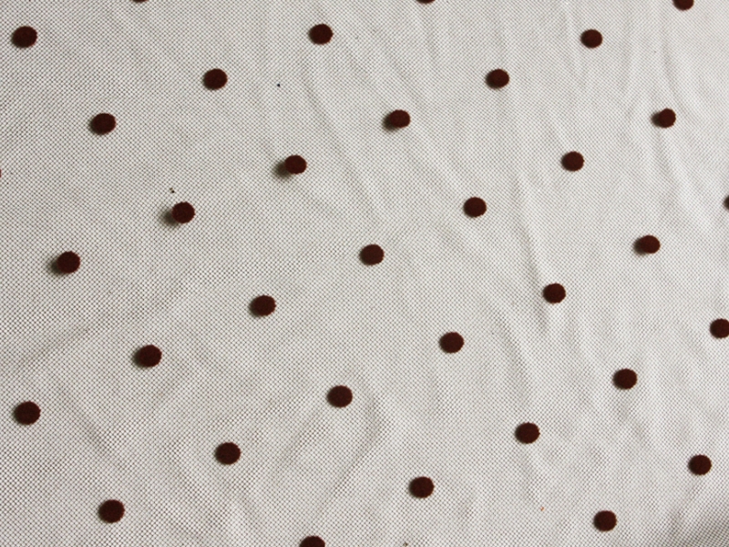 Flocked Dots on Illusion0