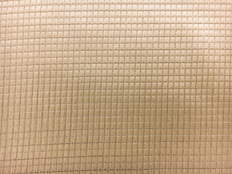 Matelassé with a Grid Pattern2