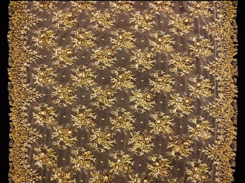 Beaded Metallic Chantilly Lace3