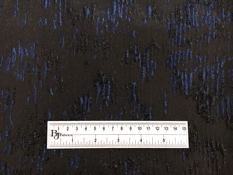 Silk and Polyester Blend Liquid Cloqué1