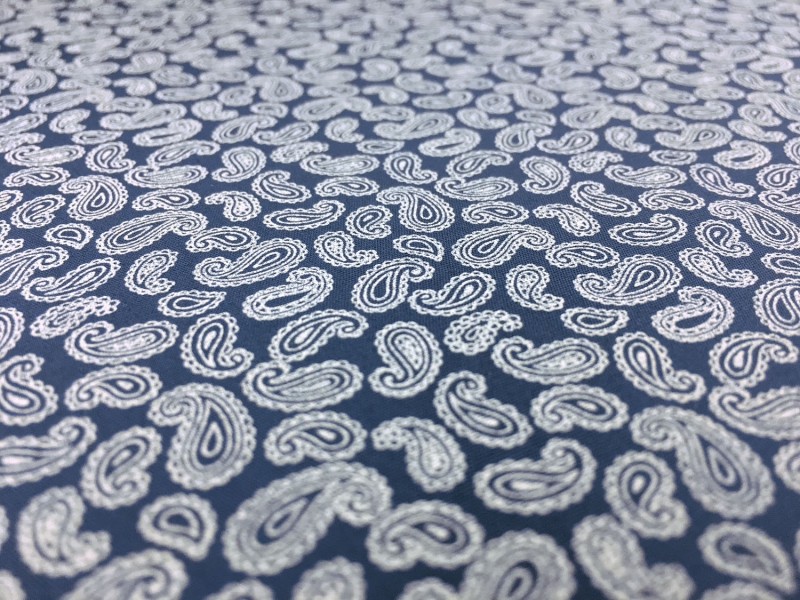 Cotton Broadcloth With Paisley Print in Navy And White2