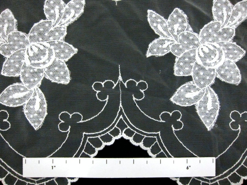 Degradé Embroidered Illusion in White1