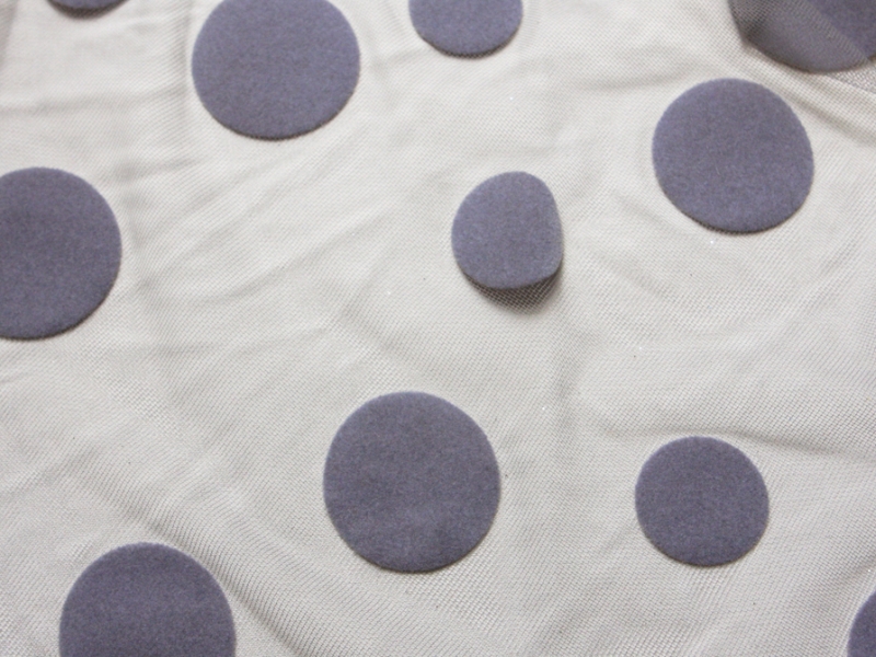 Flocked Dots on Illusion0