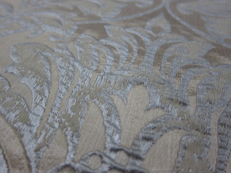 Poly Metallic Cloque2