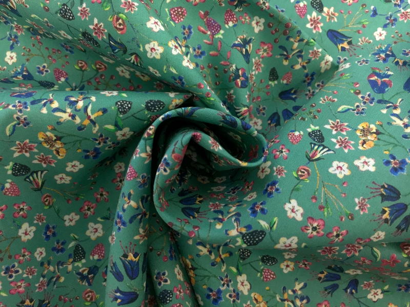 Liberty of London Cotton Lawn Floral Print1