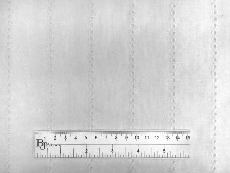 Linen Hankerchief Eyelet in White 2